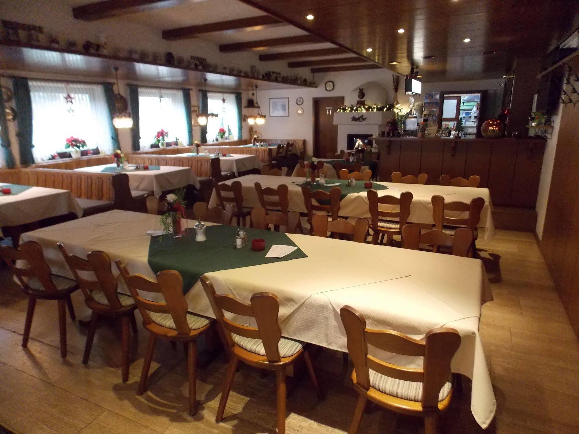 Gasthaus Pension Rezatgrund Windsbach Eksteriør billede