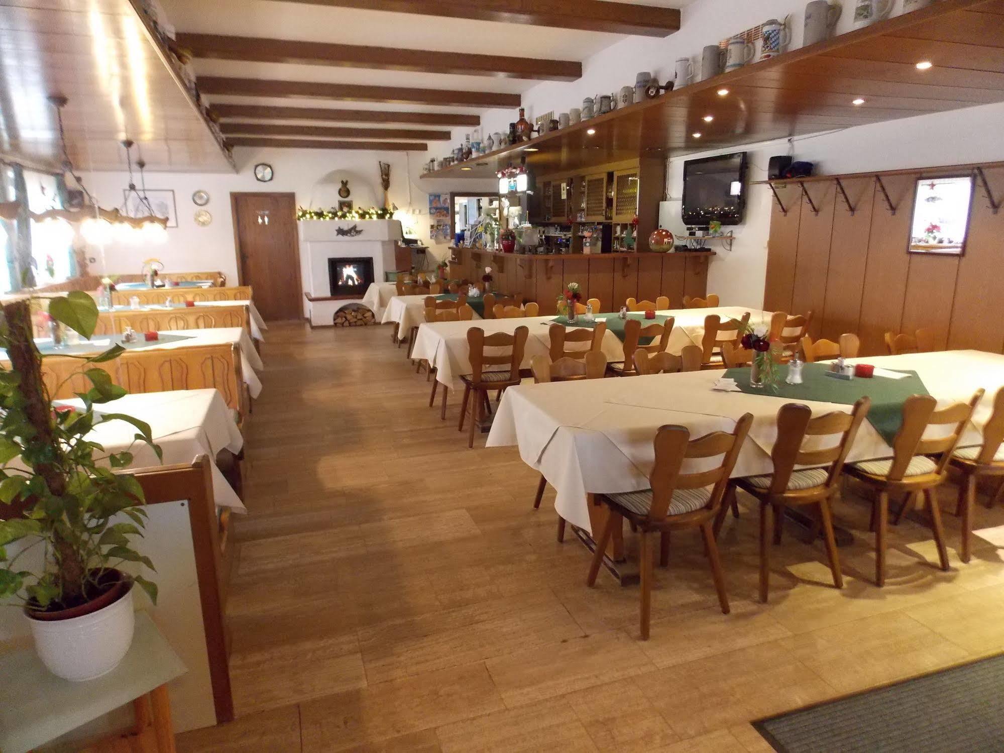Gasthaus Pension Rezatgrund Windsbach Eksteriør billede