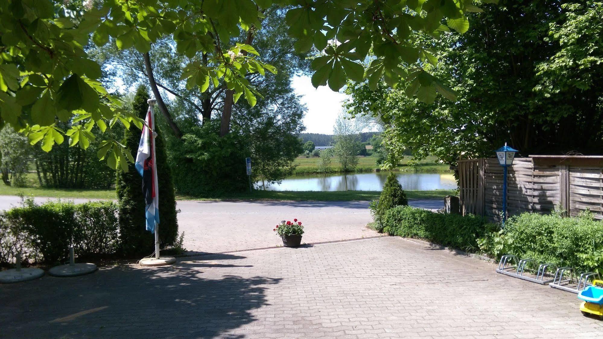 Gasthaus Pension Rezatgrund Windsbach Eksteriør billede